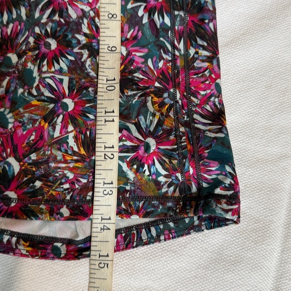 Lululemon Play Off The Pleats Skirt Floral Electric Multi/Rainforest Green (14) - Picture 11 of 13